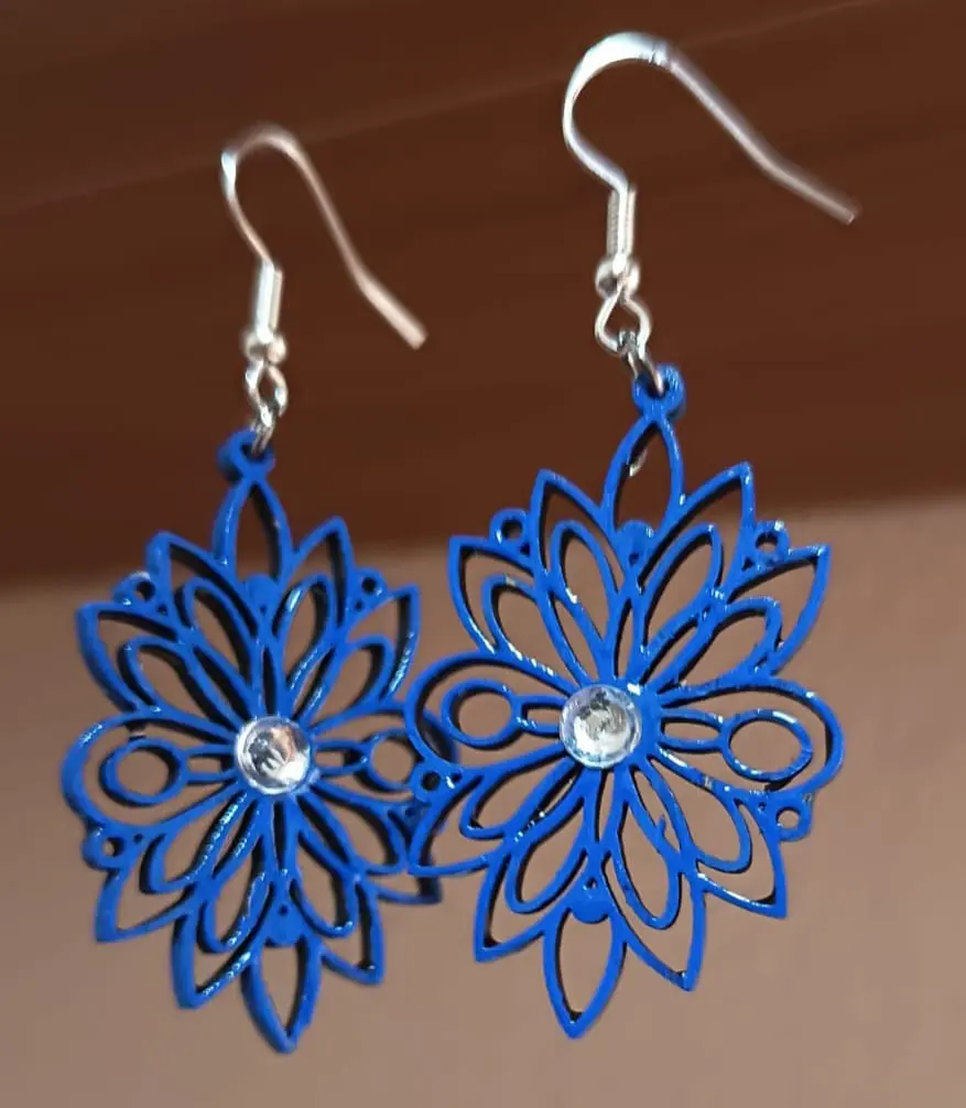 Orecchini blu con brillantino
