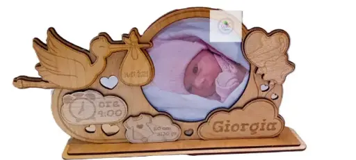 Cornice nascita in legno